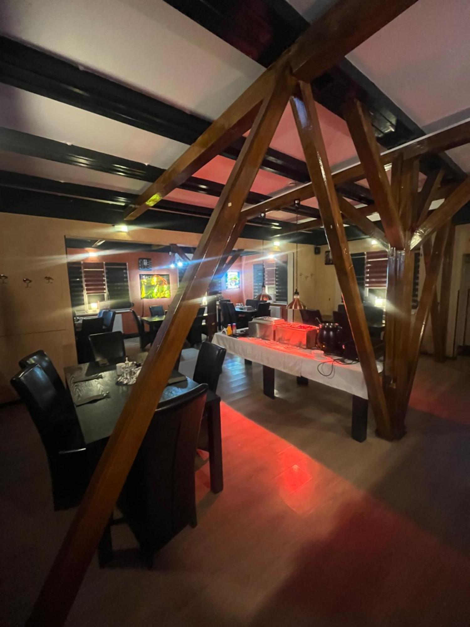 Prince Hotel ミエルクレア＝チュク エクステリア 写真