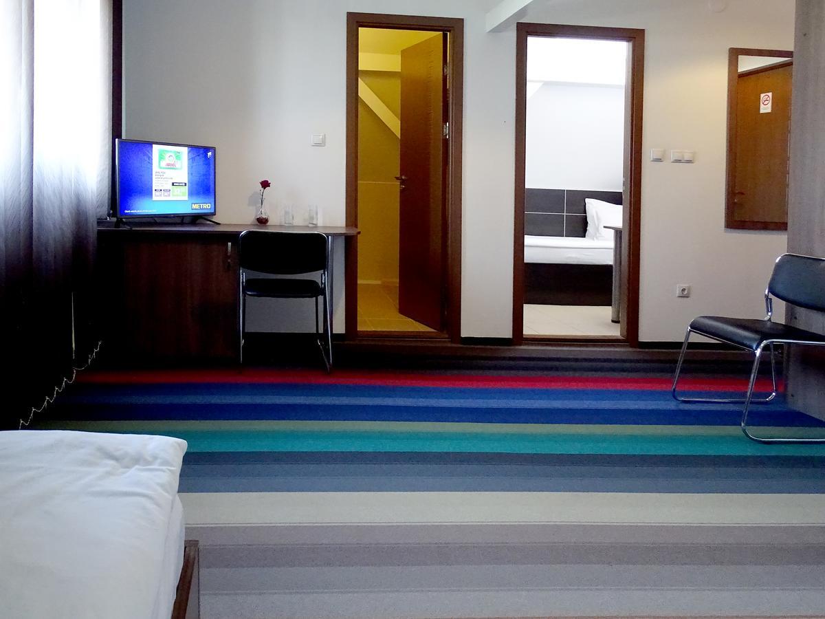 Prince Hotel ミエルクレア＝チュク エクステリア 写真