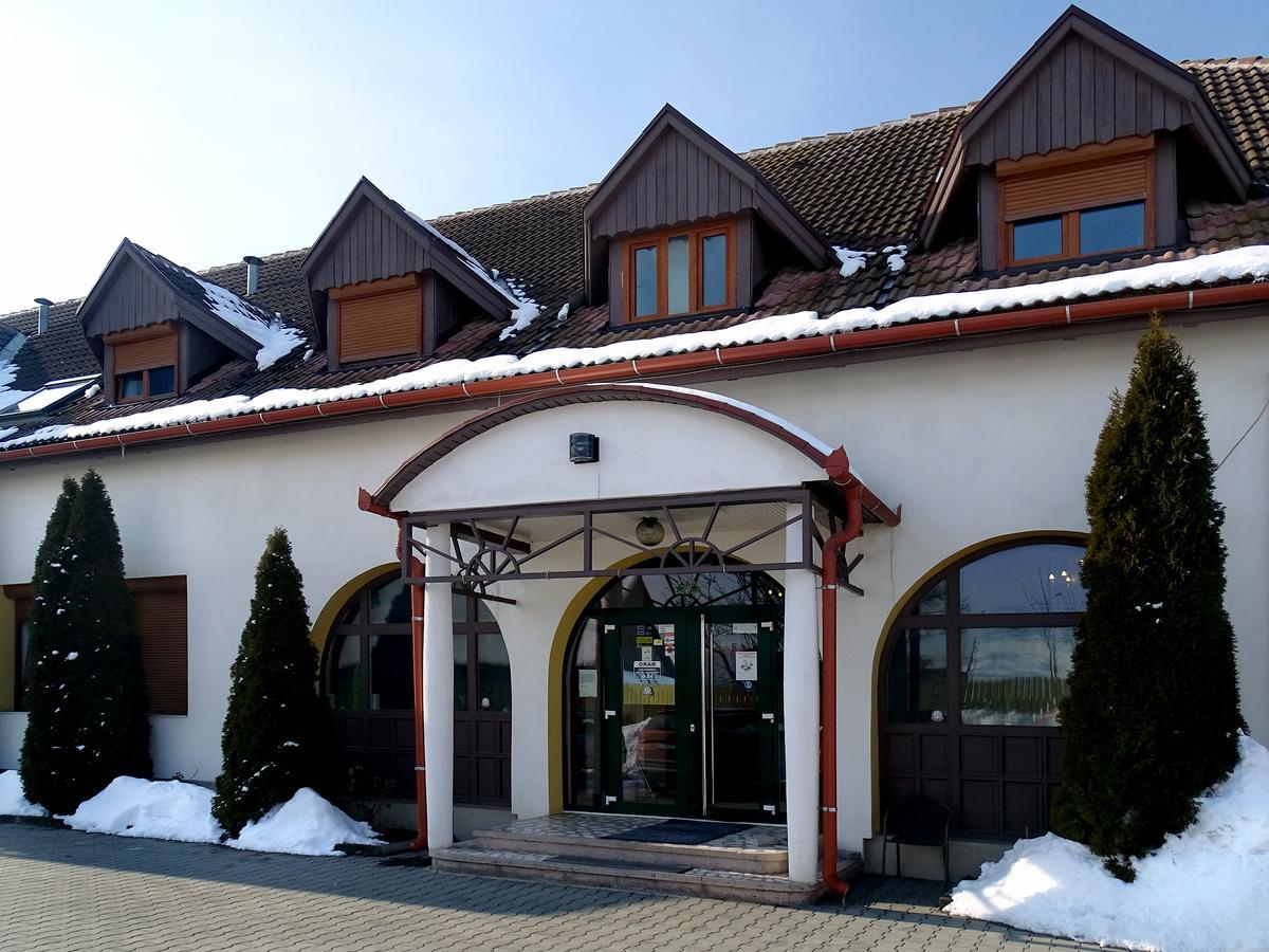 Prince Hotel ミエルクレア＝チュク エクステリア 写真